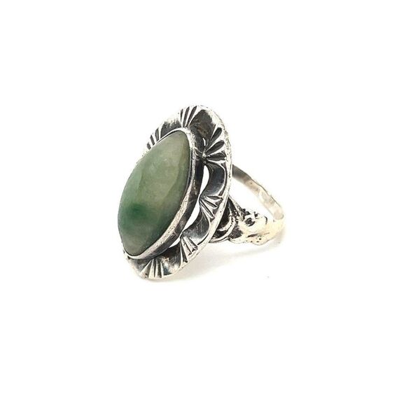 Sterling Silver Green Stone Ring - Picture 2 of 5